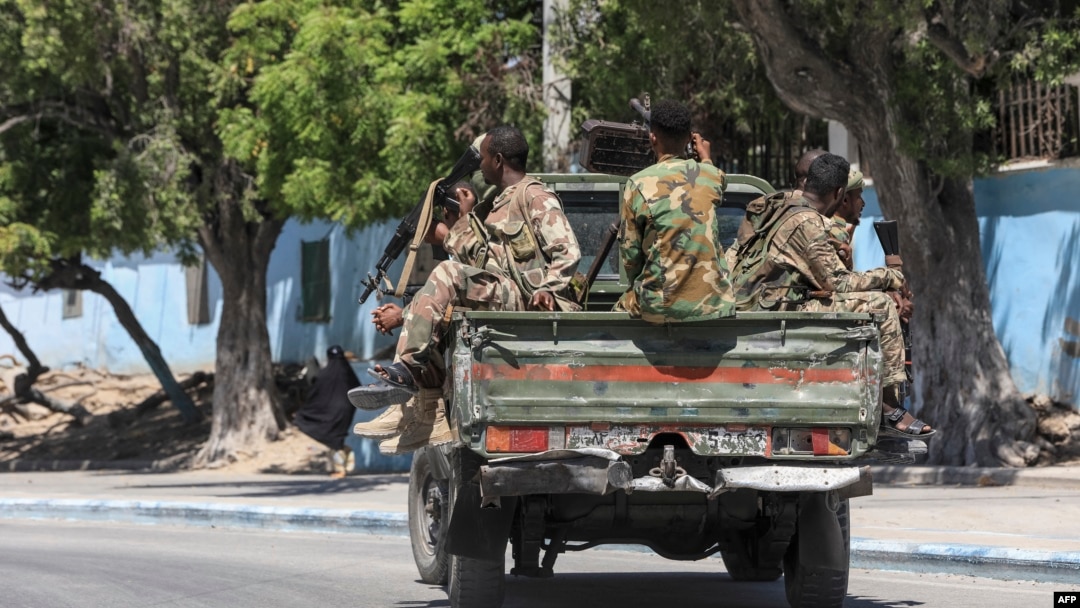 Pasukan keamanan Somalia melakukan patroli di Mogadishu (foto: ilustrasi). 
