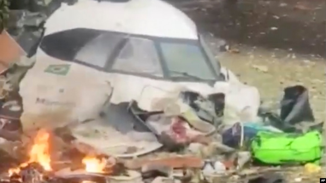 Brezilya'nın Parana eyaletindeki Cascavel'den Sao Paulo'nun ana uluslararası havalimanına gitmek üzere havalanan yolcu uçağı, Sao Paulo'nun yaklaşık 80 kilometre kuzeybatısındaki Vinhedo kasabasında düştü.
