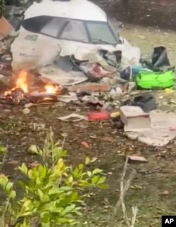 Cuplikan dari video ini menunjukkan reruntuhan pesawat yang jatuh di dekat sebuah rumah di kota Vinhedo, negara bagian Sao Paulo, Brazil, Jumat, 9 Agustus 2024.