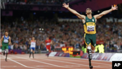 اسکار پیستوریوس به خاطر دستاوردهای ورزشی خود به شهرت جهانی رسید و در مراسم افتتاحیه المپیک ۲۰۱۲ لندن، پرچم‌دار کاروان آفریقای جنوبی بود