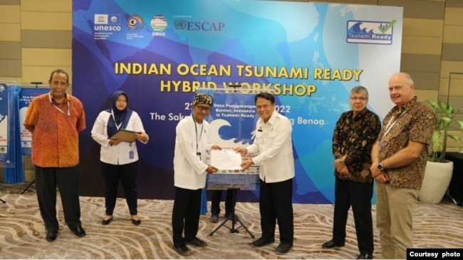 Desa Panggarangan, Lebak, Banten menerima pengakuan dari IOC-UNESCO sebagai Tsunami Ready Community pada 26 November 2022 (Courtesy GMLS)