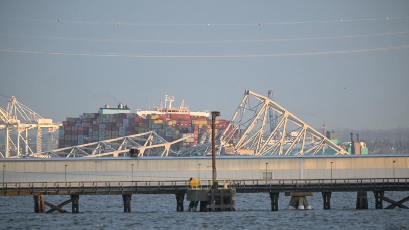 Etats-Unis: un pont de Baltimore s'effondre, percuté par un navire