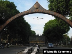 Gerbang Universitas Negeri Sebelas Maret (UNS) Surakarta