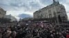 Arhiva - Građani okupljeni na protesnom skupu protiv izbornih nepravilnosti "Ne pristajemo", u organizaciji ProGlasa, na Terazijama, u Beogradu, 30. decembra 2023. (Foto: Glas Amerike/Stefan Miljuš)