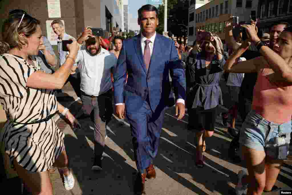 The state of Georgia&#39;s former lieutenant governor, Geoff Duncan, leaves the Lewis R. Slaton Courthouse after testifying before a grand jury led by Fulton County District Attorney Fani Willis, who is probing whether Donald Trump and his allies illegally sought to overturn the state&#39;s 2020 election results, in Atlanta, Georgia, Aug. 14, 2023.