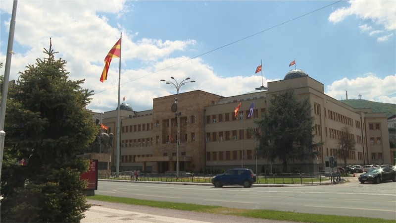 Додека Брисел бара реформи во Скопје власта и опозицијата се караат кој е поголем Европеец