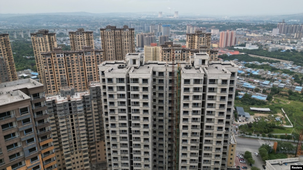 中国陕西铜川一处没有完工的公寓楼（2023年9月12日）(photo:VOA)