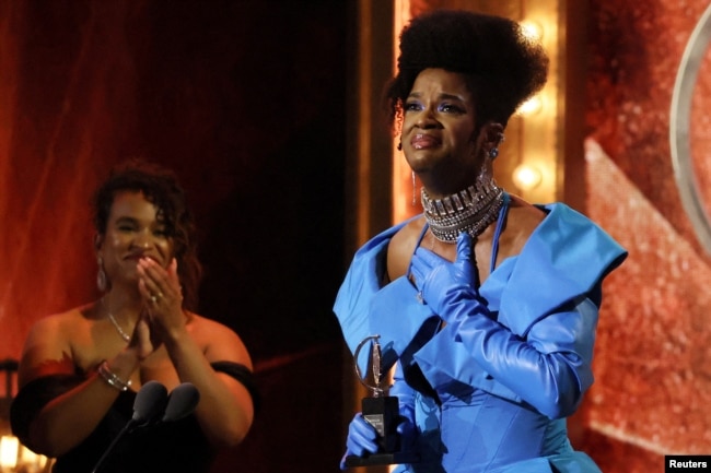 FILE - J. Harrison Ghee accepts the award for the Best Performance by an Actor in a Leading Role in a Musical for "Some Like It Hot" at the 76th Annual Tony Awards in New York City, June 11, 2023. (REUTERS/Brendan Mcdermid)