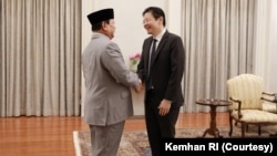 Menteri Pertahanan Prabowo saat bertemu Perdana Menteri Singapura Lawrence Wong di Istana, Singapura, Sabtu (1/6). (Foto: Courtesy/Kemhan RI)