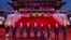 Presiden China Xi Jinping, tengah, dan istrinya, Peng Liyuan, keempat kanan, berfoto bersama para pemimpin Asia Tengah di Menara Ziyun di Xi'an di Provinsi Shaanxi, China , 18 Mei 2023. (Foto: via AP)