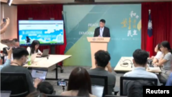 2024年6月27日，台灣陸委會副主委梁文傑宣布，將從即日起將台灣公民前往中國的旅遊警示提升為橙色警戒。 （圖片來自路透社影片截圖）