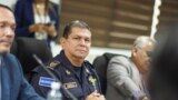 Mauricio Arriaza Chicas, director de la Policía de El Salvador, junto al ministro de Seguridad de ese país, Gustavo Villatoro. [Tomado de la cuenta de Twitter del funcionario, del 24 de octubre de 2022]