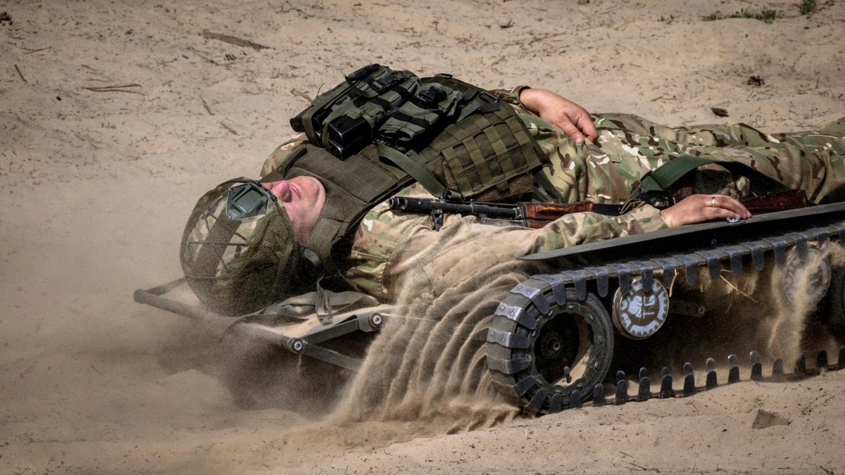Displaced Ukrainians Make Remote-controlled Stretchers - Vimarsana News