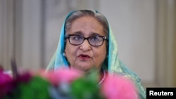 Perdana Menteri Bangladesh Sheikh Hasina berpidato selama Konferensi Keamanan Munich tahunan di Munich, Jerman, 17 Februari 2024. (Foto: REUTERS/Wolfgang Rattay)