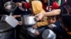 Gazze'de çocuklar açlık nedeniyle hayatını kaybediyor.
