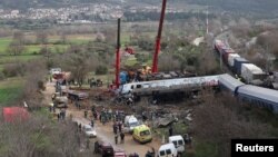 希腊北部发生客运列车与货运列车对撞事故。（2023年2月28日）