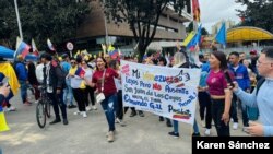 La oposición venezolana, dirigida por el movimiento político Vente Venezuela, durante el lanzamiento de la campaña presidencial, el 7 de julio en Bogotá.
