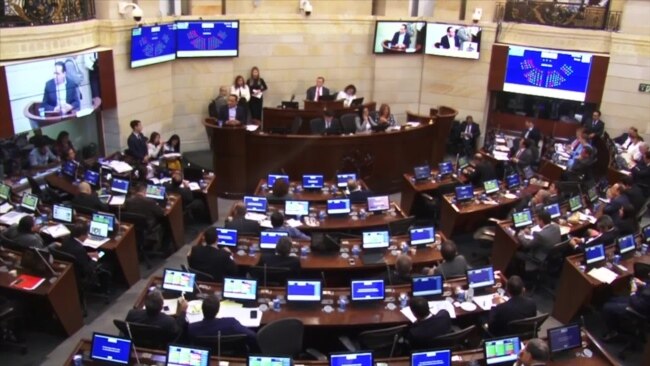 Propuesta para crear asamblea constituyente genera controversia en Colombia