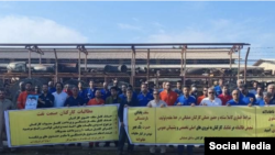 تجمع اعتراضی کارگران شرکت نفت فلات قاره شاغل در لاوان