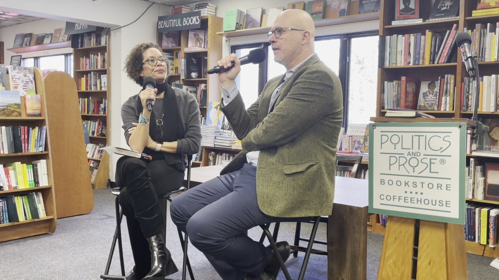 Aleksandar Hemon prilikom predstavljanja knjige „The World and All That it Holds”