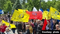 Protest Nezavisnog sindikata prosvetnih radnika Srbije na platou ispred Skupštine Srbije, zbog učestalih napada u školama, u Beogradu, 16. maja 2024. (Foto: FoNet)