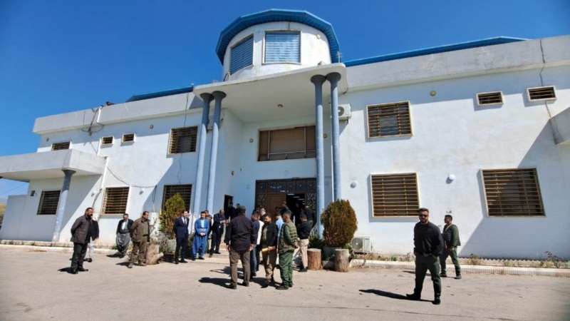 سەرچاوەیەک: زۆربەی موڵکە گرنگەکانی سۆسیالست بەناوی عەبدوڵای حاجی مەحمود و نزیکەکانیەتی و ئەمەش گرفتی دروستکردووە