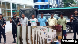 সাধারণ মানুষকে অপহরণ ও ডাকাতির অভিযোগে, বাংলাদেশের কক্সবাজার জেলার টেকনাফের দুর্গম পাহাড় থেকে ছয় জনকে আটক করেছে র‌্যাপিড অ্যাকশন ব্যাটালিয়ন-র‍্যাব। 