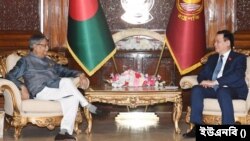 বাংলাদেশের রাষ্ট্রপতি মো. সাহাবুদ্দিন ভিয়েতনামের ন্যাশনাল অ্যাসেম্বলির প্রেসিডেন্ট ভুয়ং দিন হুয়ের সাথে বঙ্গভবনে সাক্ষাৎ করেন। ২২ সেপ্টেম্বর, ২০২৩।