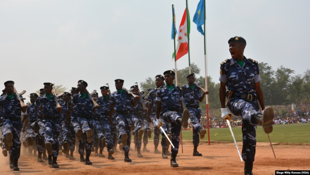 Abaporisi muri defile 