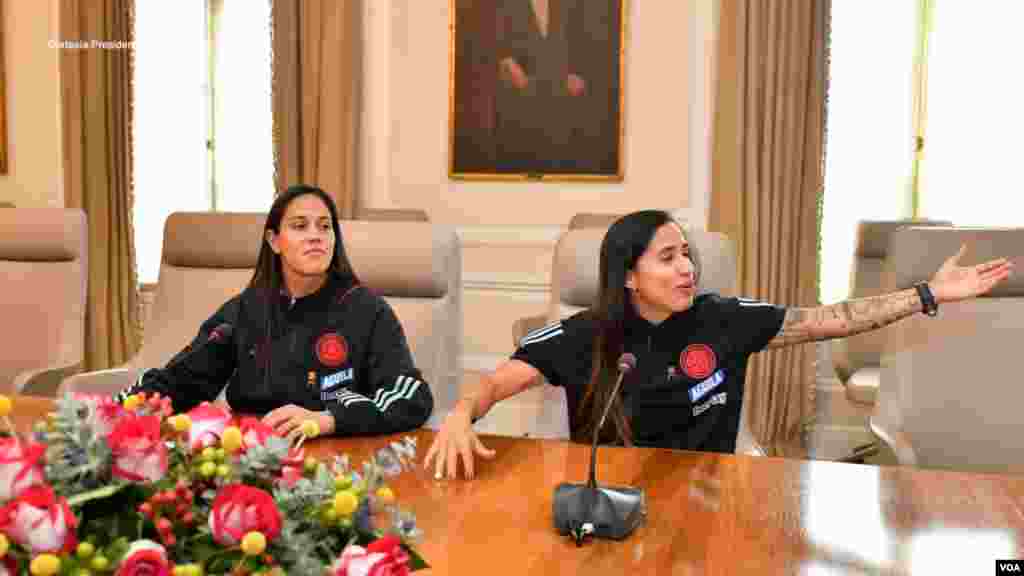 Petro premia con la Orden de Boyacá a las jugadoras de la selección Colombia Femenina después de que el cuerpo técnico recibiera la Orden de Boyacá, la mayor distinción del país.