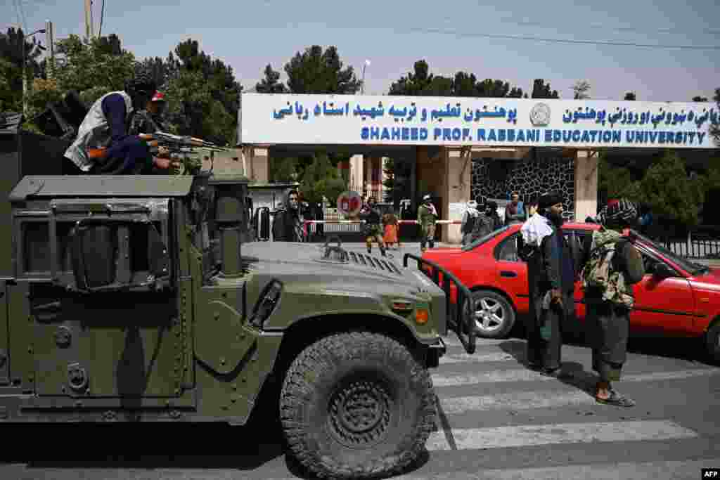 ۲۱ دسمبر&nbsp; طالبانو په پوهنتونونو کې د نجونو او ښځو زده کړې تر امرثاني پورې بندې کړې.