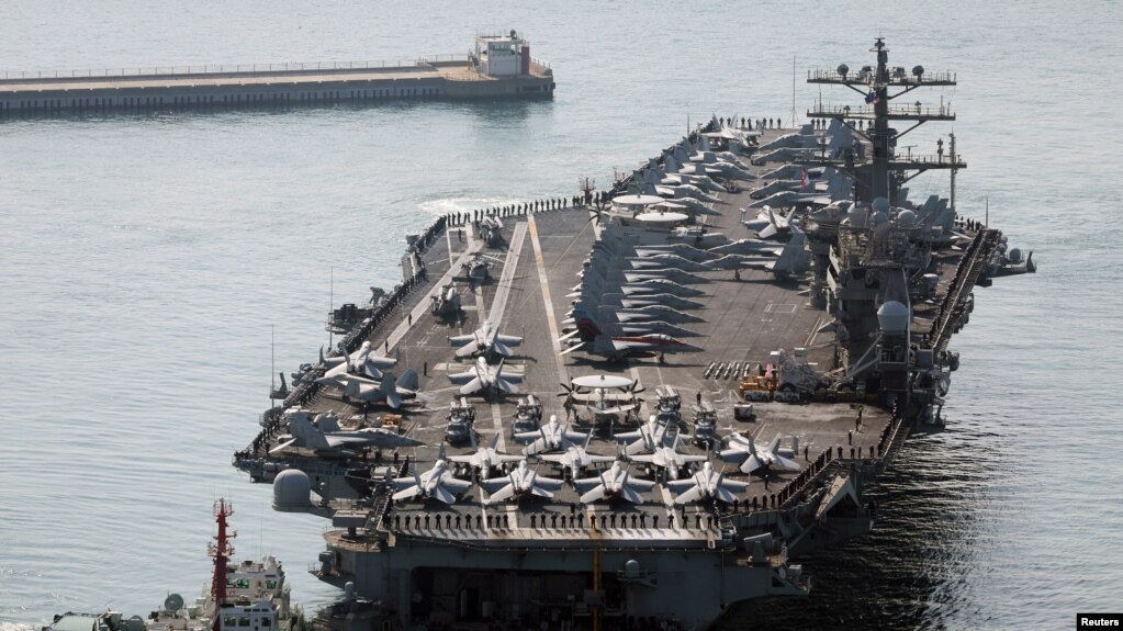 美国海军尼米兹号航母（USS Nimitz）2023年3月28日抵达韩国东南部城市釜山。（路透社转发）(photo:VOA)