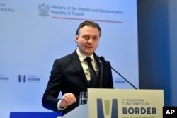 Menteri Dalam Negeri dan Administrasi Polandia, Bartosz Grodecki, Jumat, 24 Februari 2023. (AP/Michael Varaklas)