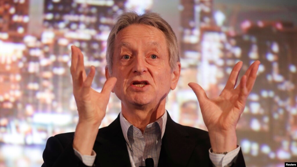 Artificial intelligence pioneer Geoffrey Hinton speaks at the Thomson Reuters Financial and Risk Summit in Toronto, December 4, 2017. (REUTERS/Mark Blinch)