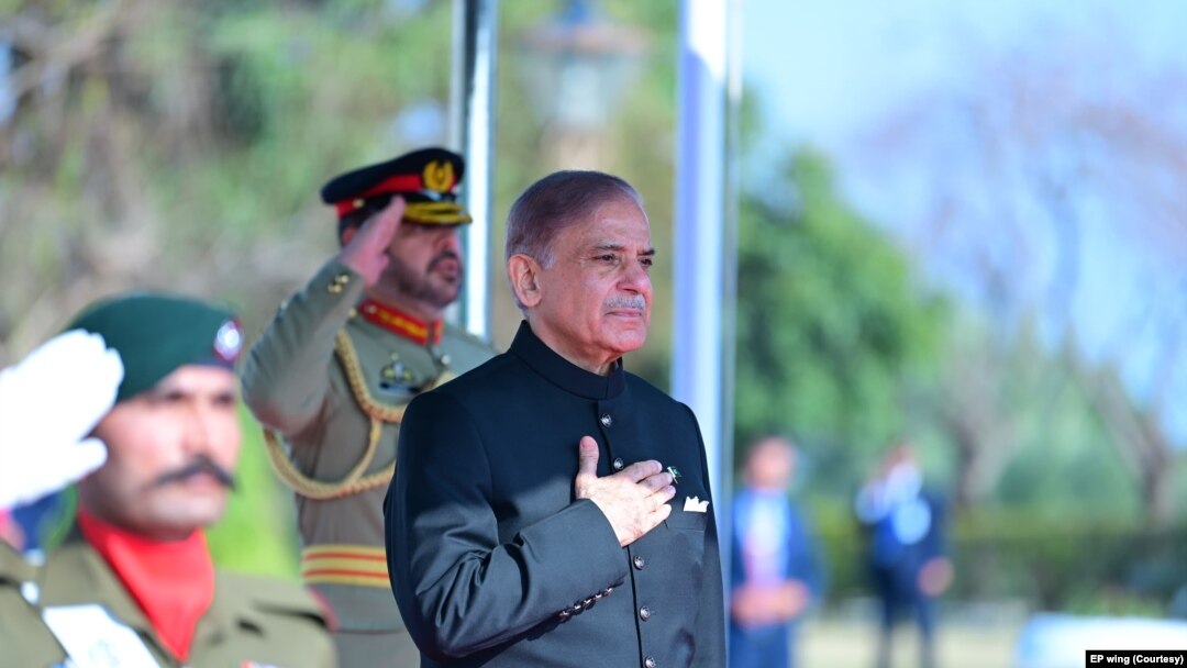 د پاکستان نوي وزیر اعظم شهباز شريف د محصولاتو راغونډولو د مرکزى ادارې اېف بي ار په نظام کې شفافیت راوستل او د محکمې خود کاري زیاتول ضروري بللي دي 