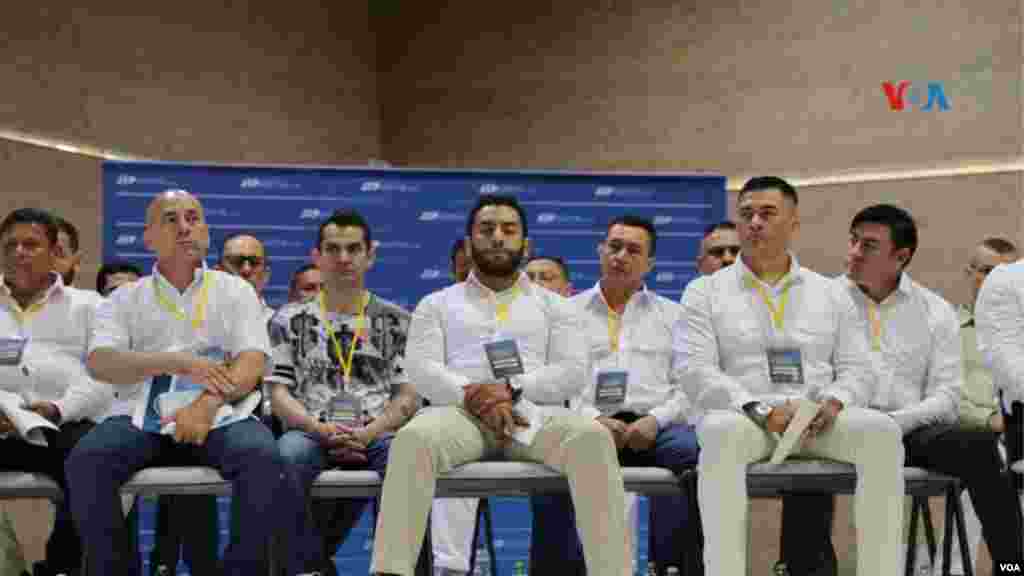 Militares señalados de ser responsables de crímenes durante una audiencia en Colombia. [Foto: Sergio Leon/Pixammo]