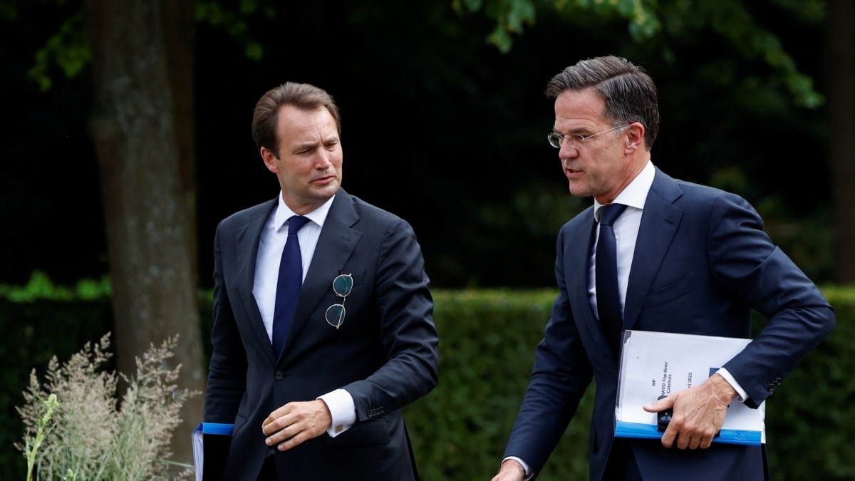 荷兰首相会晤习近平之际，贸易大臣誓言要捍卫阿斯麦的利益