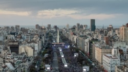 Argentina enfrenta una de las peores inflaciones de su historia