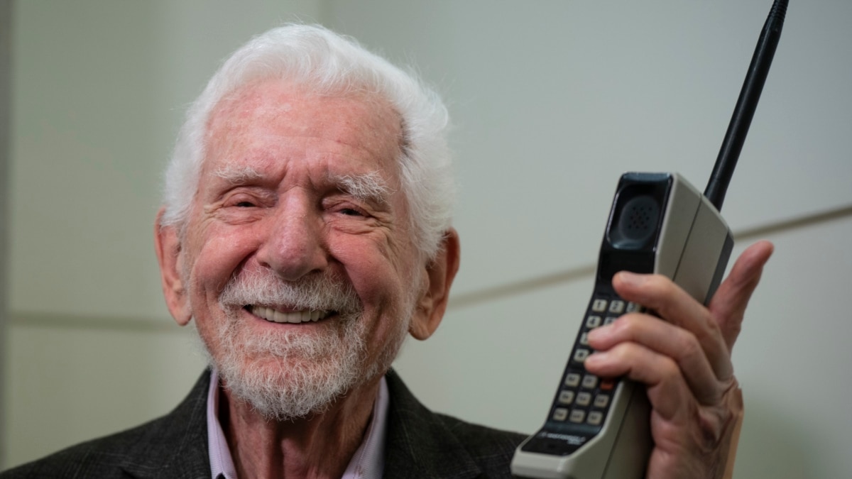 Father of Cellphone Sees Dark Side but Also Hope in New Tech