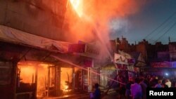 په بنګله دېش کې د حفاظت او وقایې د معیاري سیستمونو د نشتوالي له کبله په ودانیو او فابریکو کې وخت ناوخت اور لګېږي