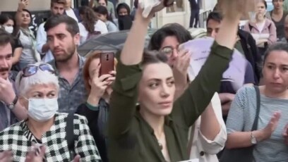 چۆن مەرگی ژنێکی کورد، وڵاتی ئێرانی هەژاند؟