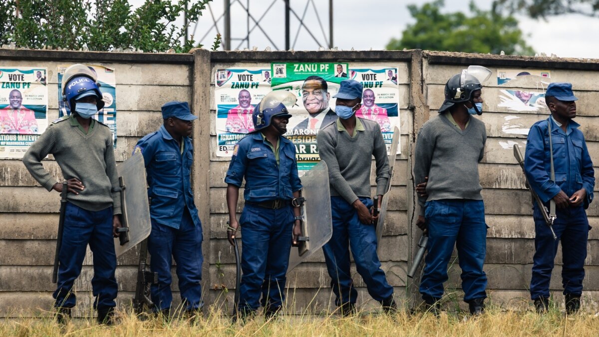 Zimbabwe Charges 39 Opposition Supporters Over Violence