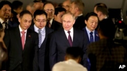 ရုရှားသမ္မတ Vladimir Putin ဗီယက်နမ်နိုင်ငံ၊ ဟနွိုင်းမြို့ Noi Bai နိုင်ငံတကာလေဆိပ်ကို ရောက်လာစဥ်။ (ဇွန် ၂၀၊ ၂၀၂၄) 