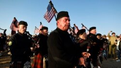 Una ciudad en la región francesa de Normandía recibe a los aliados y veteranos para conmemorar el Día D