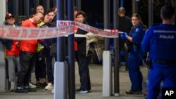 Police cordon off a restaurant in Auckland, New Zealand, on June 20, 2023, after a late Monday axe attack. (Hayden Woodward/New Zealand Herald via AP)