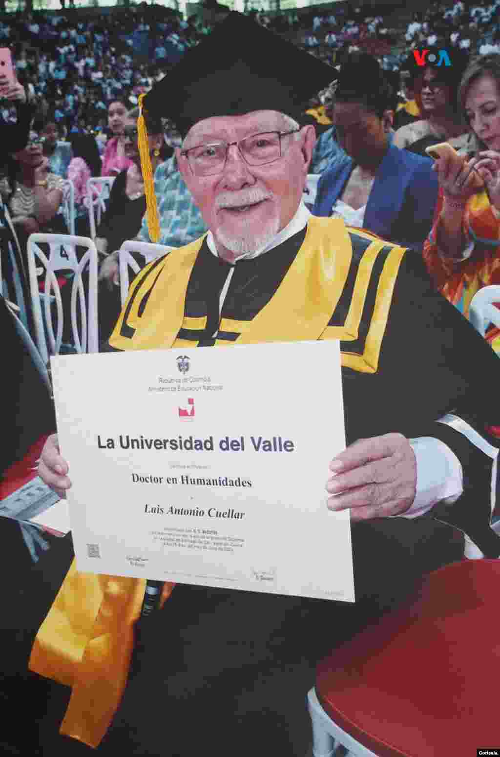 Luis Antonio Cuéllar cuando obtuvo el grado de Magíster en Historia en 2017.