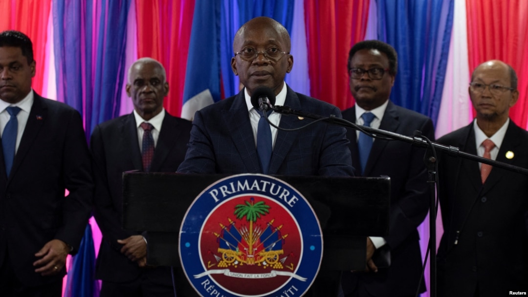 Perdana Menteri sementara baru Haiti Michel Patrick Boisvert berpidato di depan hadirin setelah dewan transisi mengambil alih kekuasaan dengan tujuan mengembalikan stabilitas negara, Haiti, 25 April 2024. (Foto: REUTERS/Pedro Valtierra)
