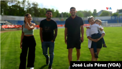 Juan Kaprof y Enzo López, delanteros argentinos, prosiguen sus carreras futbolísticas en el club rumano Botoșani. [Foto: José Luis Pérez, VOA]