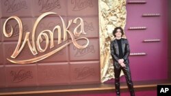 แฟ้มภาพ - ทิโมธี ชาลาเมต์ มาร่วมงานเปิดตัวภาพยนตร์ "Wonka" ที่ Regency Village theatre ในแคลิฟอร์เนีย 10 ธ.ค. 2023 (Photo by Richard Shotwell/Invision/AP)