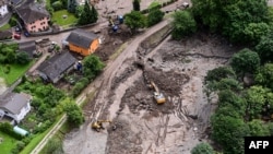 Hiện trường một khu vực bị lũ lụt và lở đất ở Thụy Sĩ.
